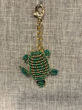 Green Beaded Turtle Keychain - Unbranded